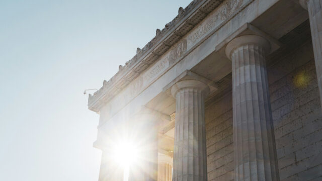 Lincoln memorial building