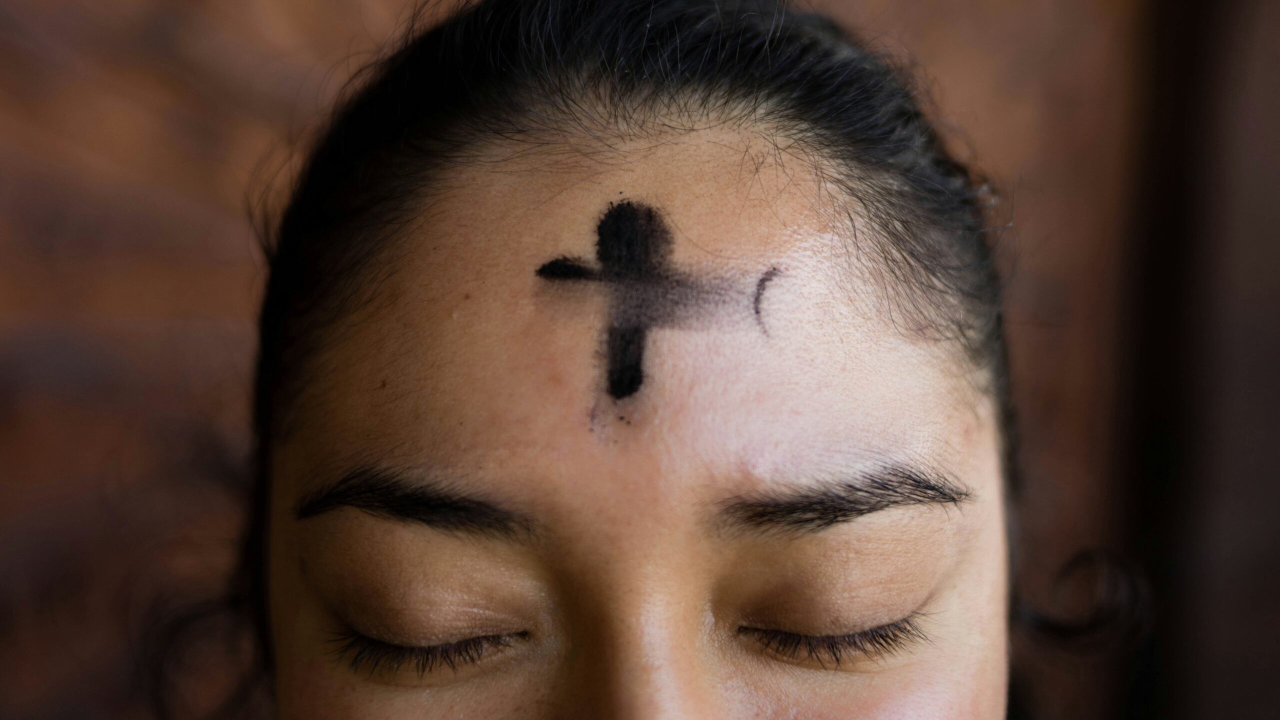 lady with ashes on her head