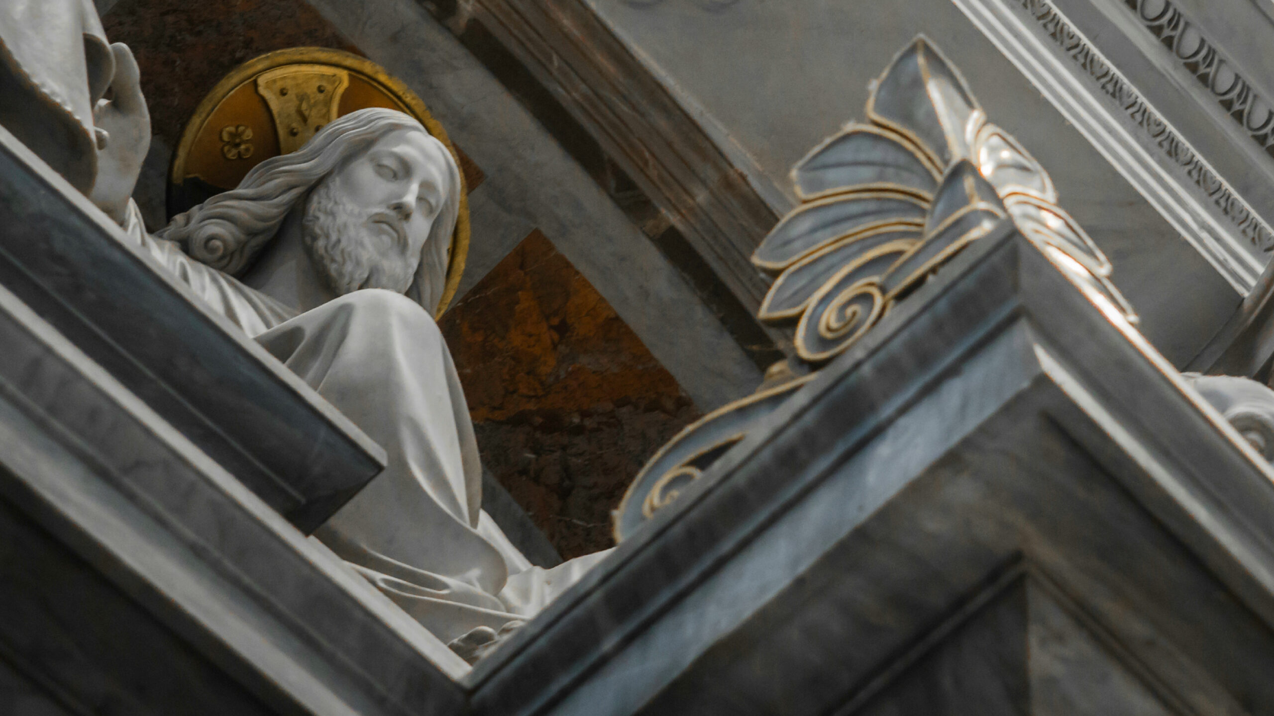 statue of Jesus