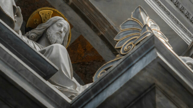 statue of Jesus