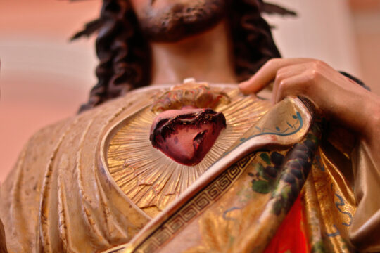 Sacred Heart of Jesus Statue