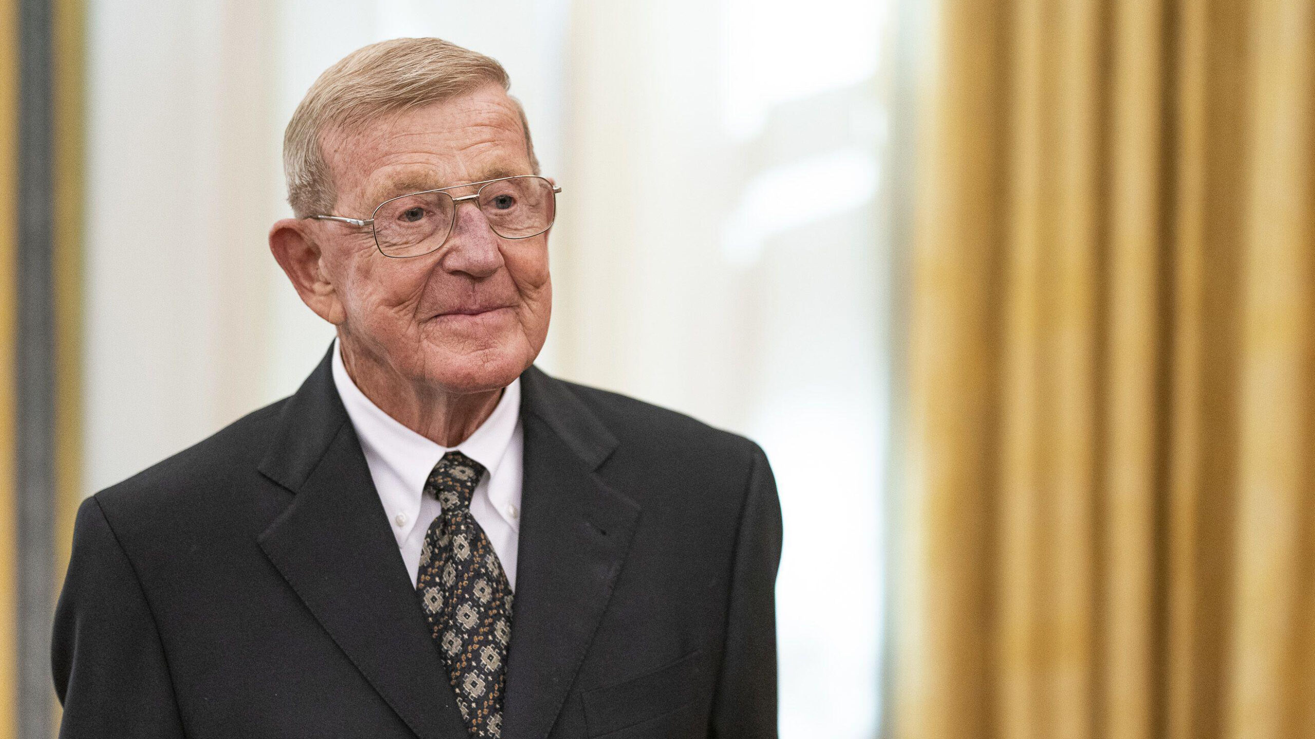Coach Lou Holtz